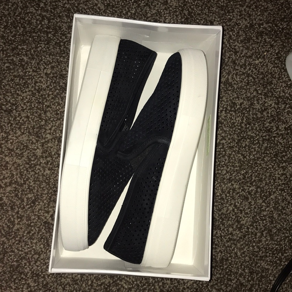 NWOT Black Gills-P Black Suede
